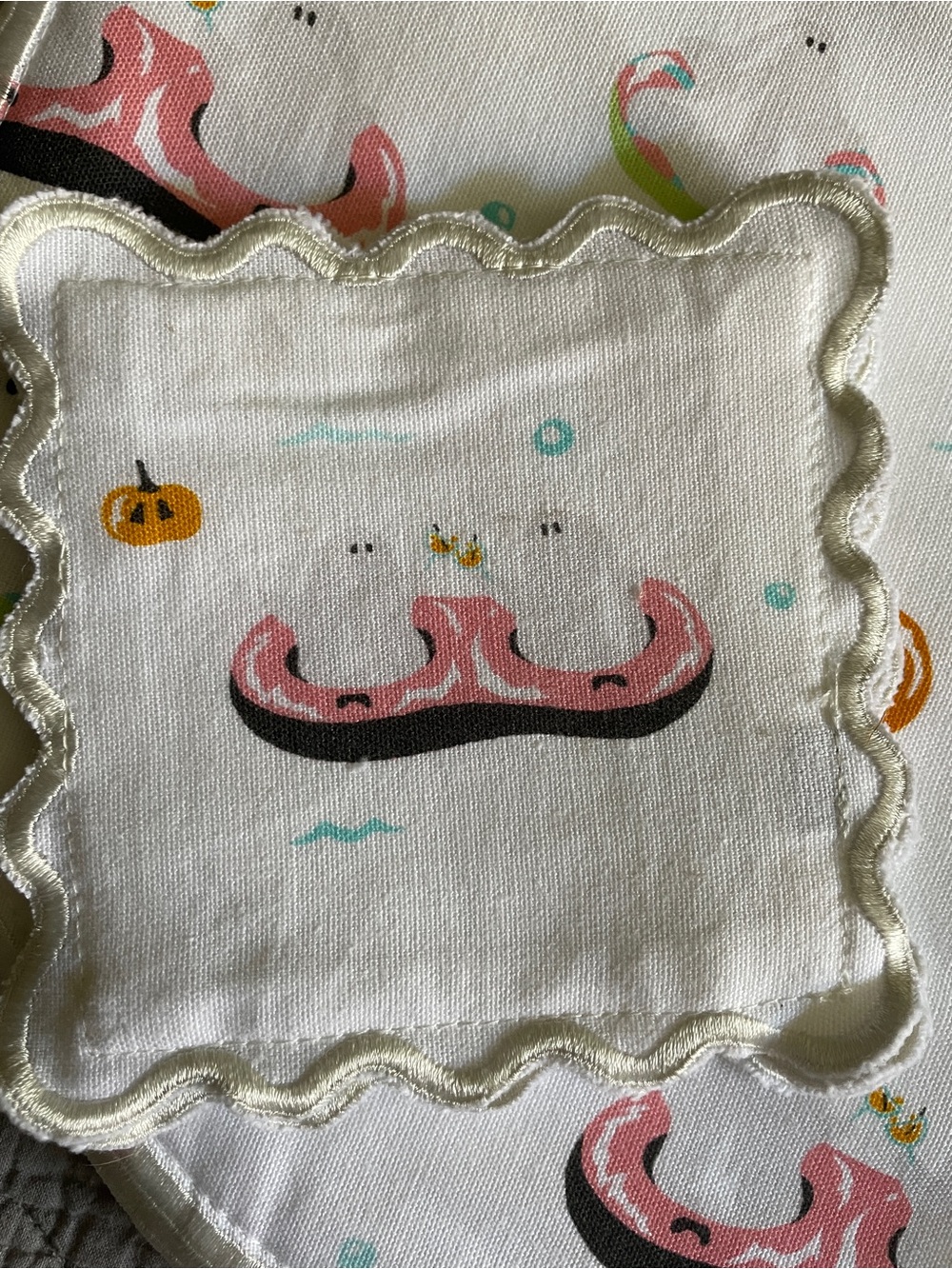 Cynthia Rowley Halloween Set of 4 placemats, napkins & coasters - Picture 4 of 6